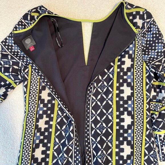 Vince Camuto keyhole geometric print shift dress blue/white/neon yellow-green - Picture 6 of 14